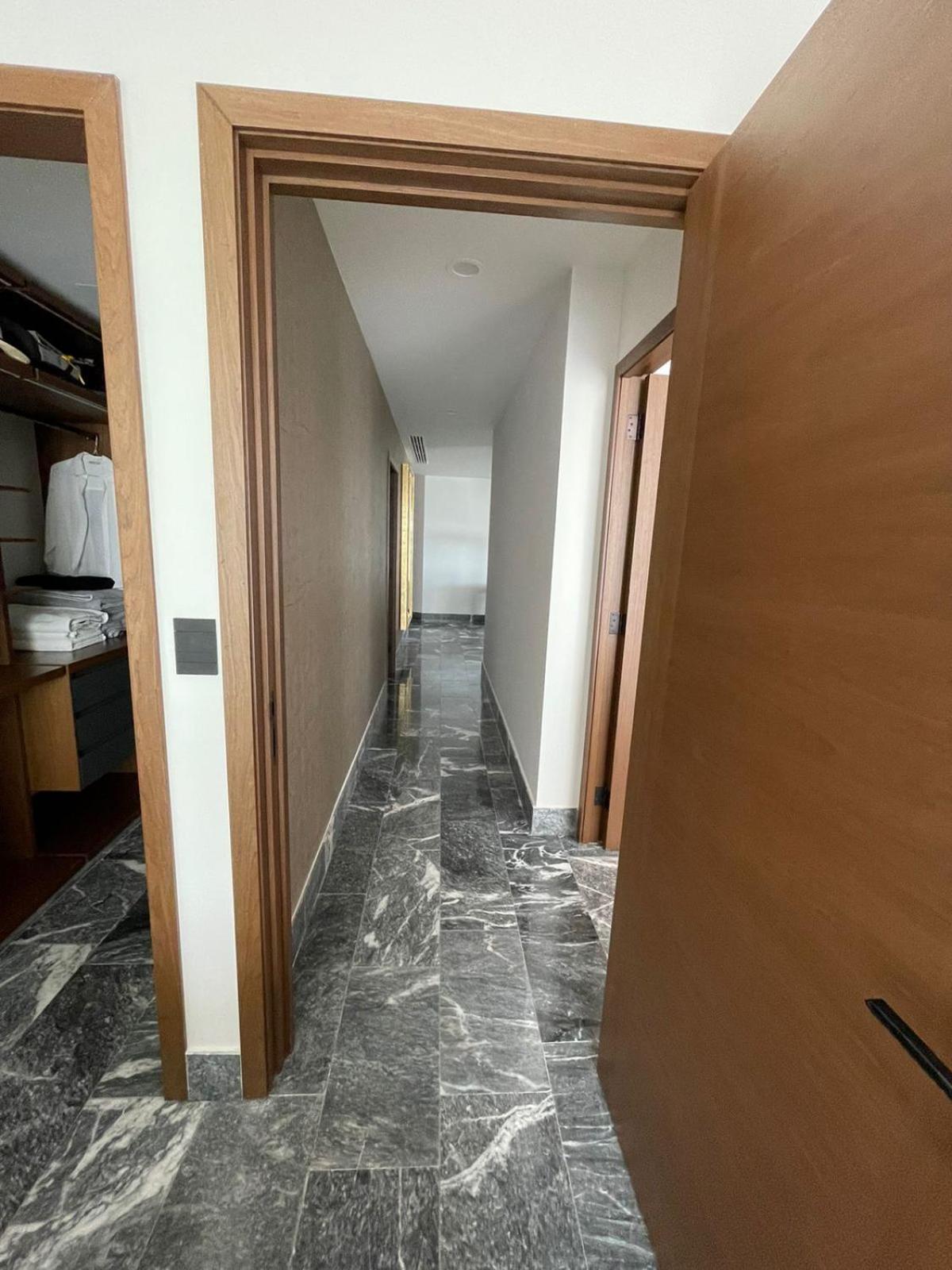 Luxx Shark Tower Apartamento *