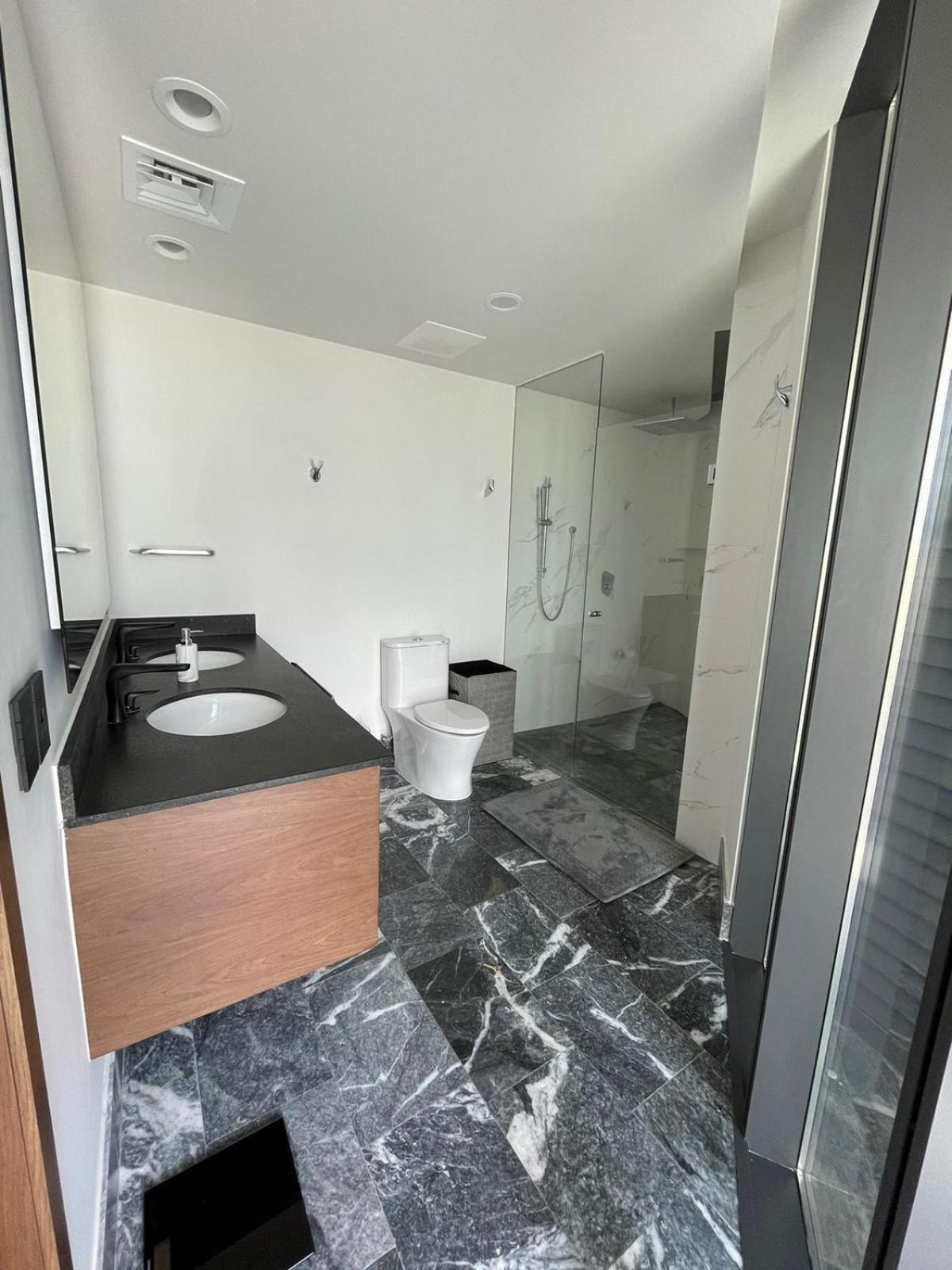 Luxx Shark Tower Apartamento Cancún