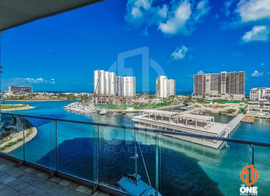 Luxx Shark Tower * Cancun
