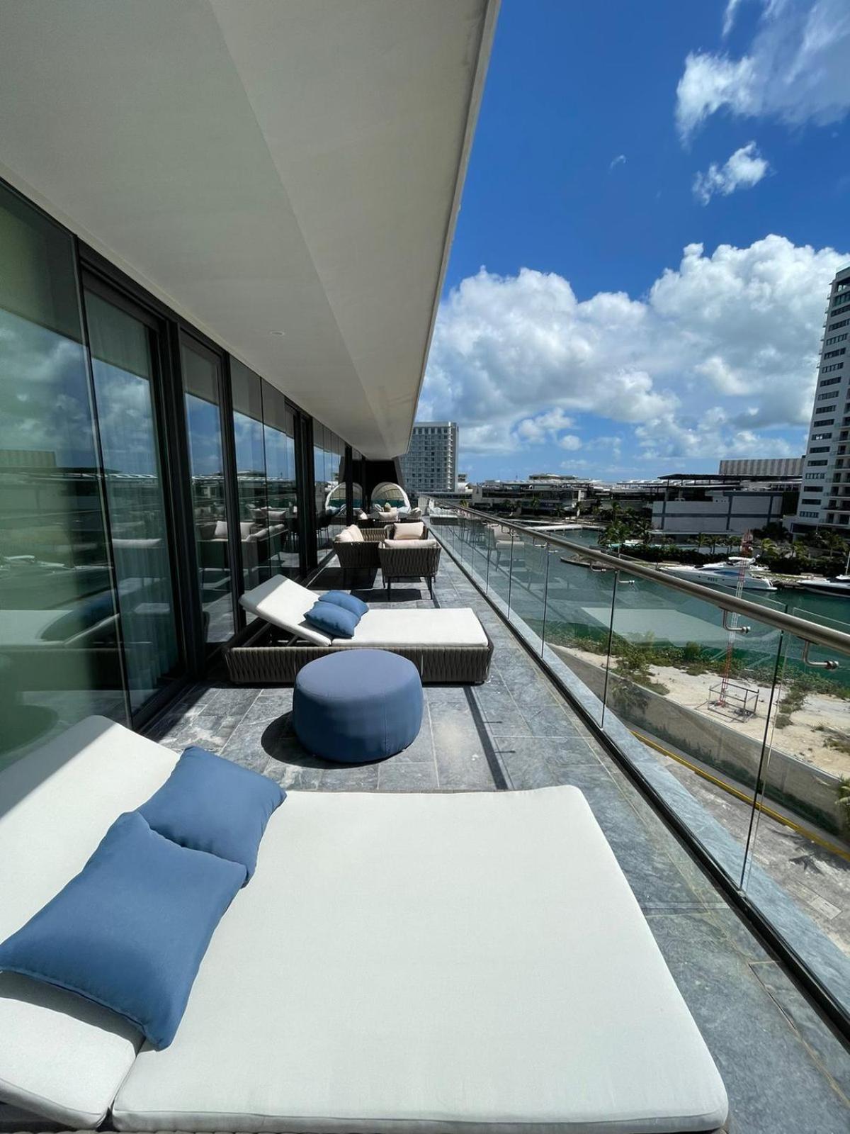 Luxx Shark Tower Apartment Cancun